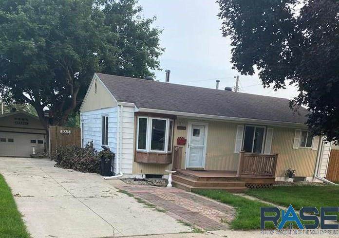 3205 20th St - Photo 1