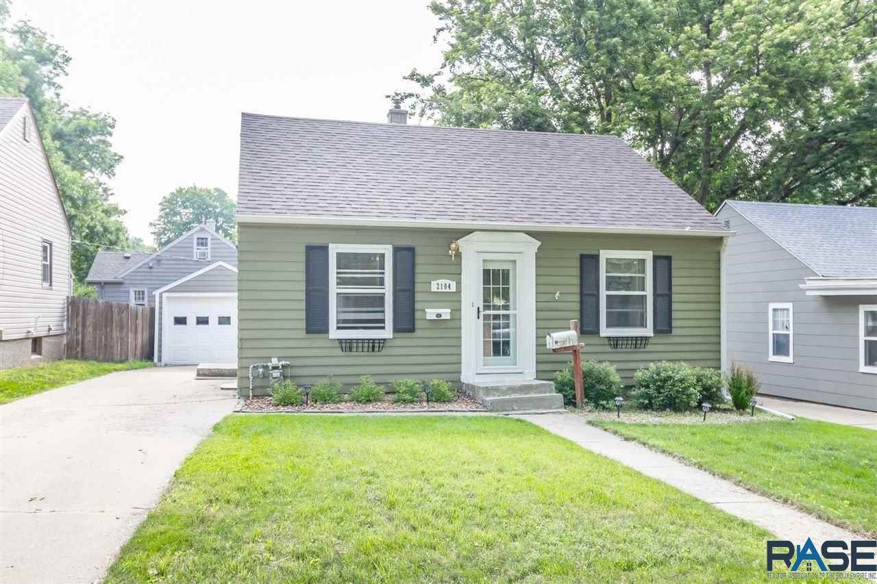 2104 Lake Ave - Photo 1