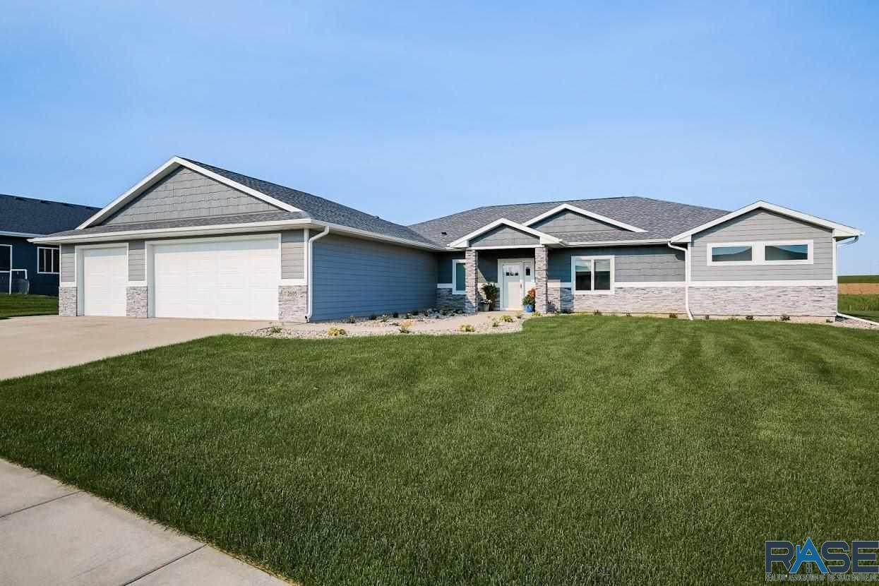 2605 Moss Stone Ave - Photo 1