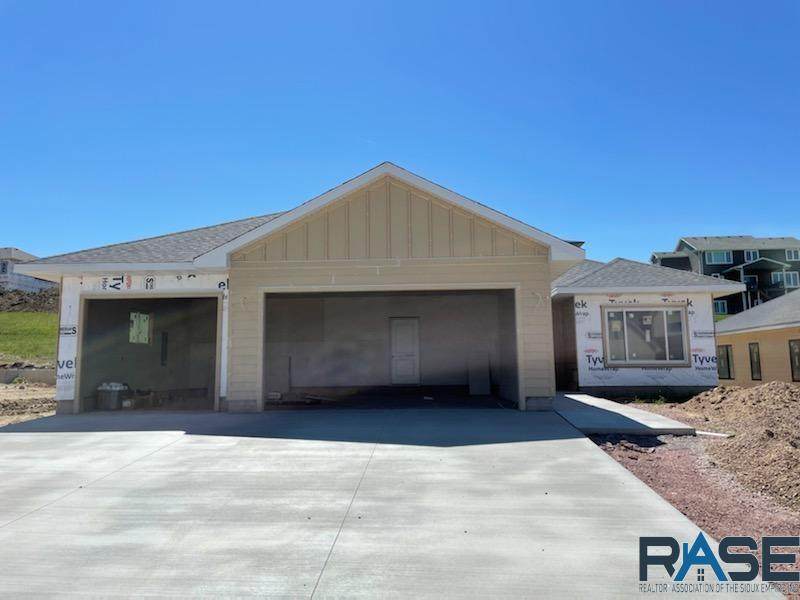 1613 Burton Dr - Photo 1