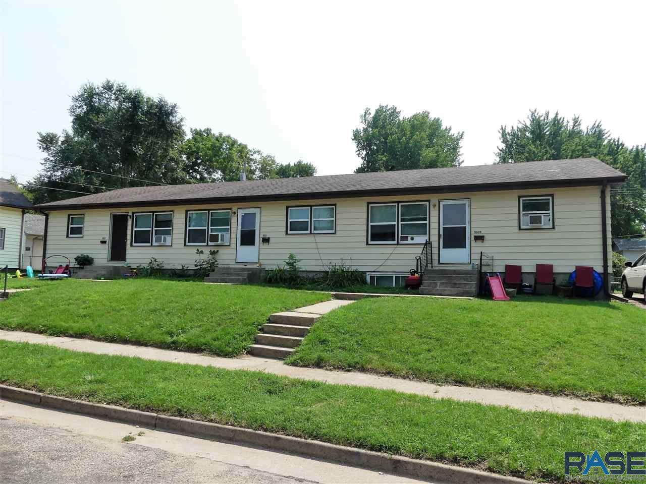 1009 1st St - Photo 1