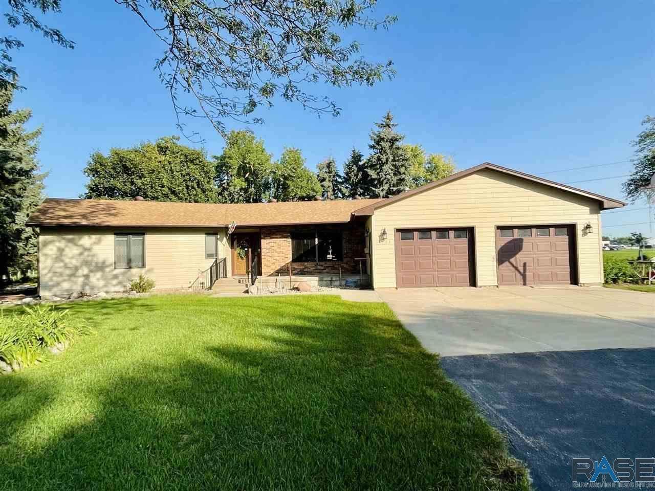 1721 Wedgewood Rd - Photo 1