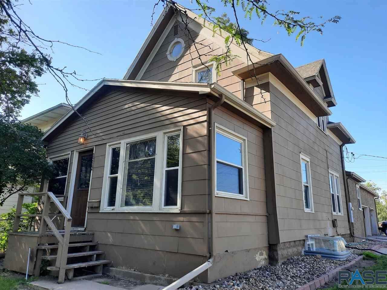 1212 10th St - Photo 1