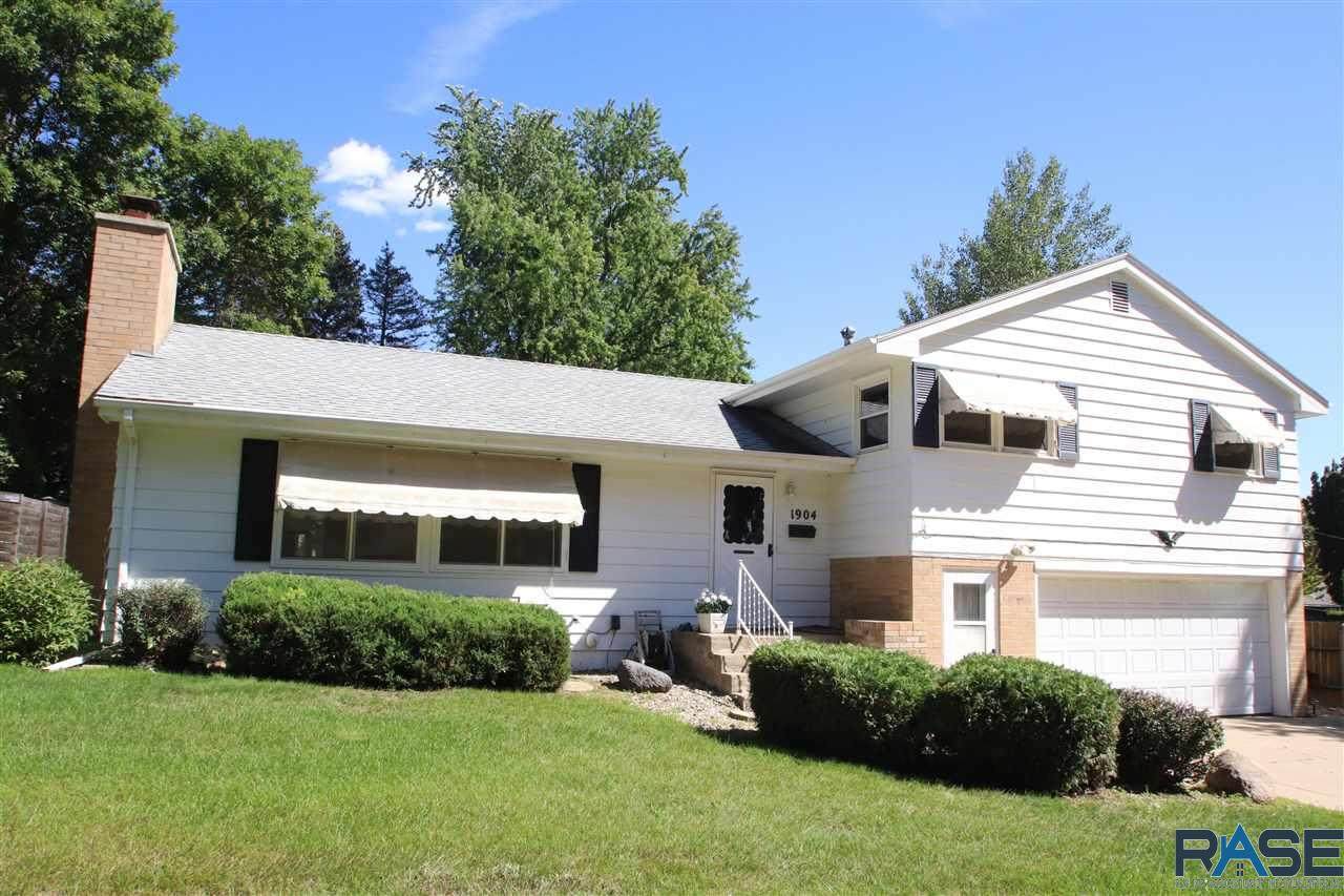 1904 Williams Ave - Photo 1