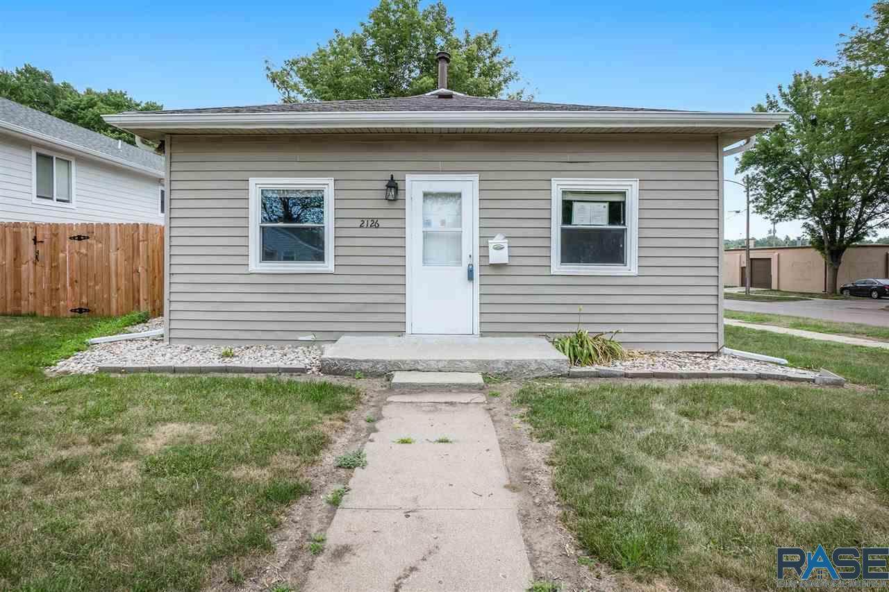 2126 Duluth Ave - Photo 1
