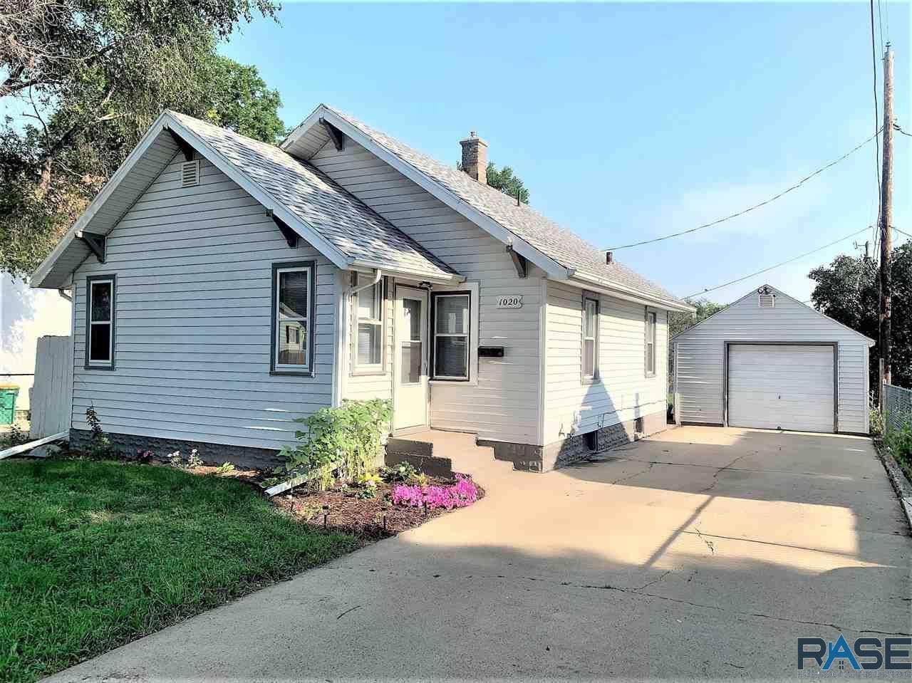 1020 1st St - Photo 1