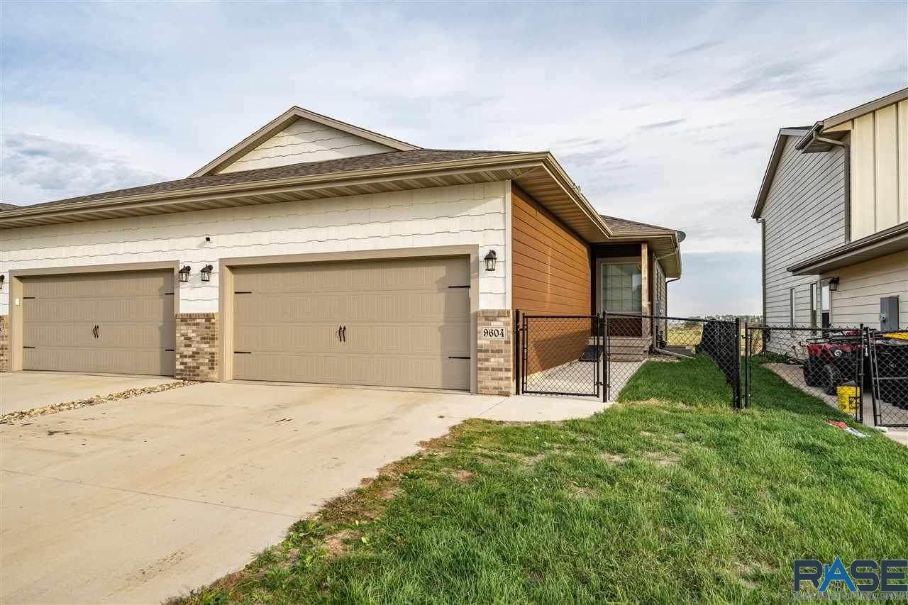 9604 Broek Dr - Photo 1