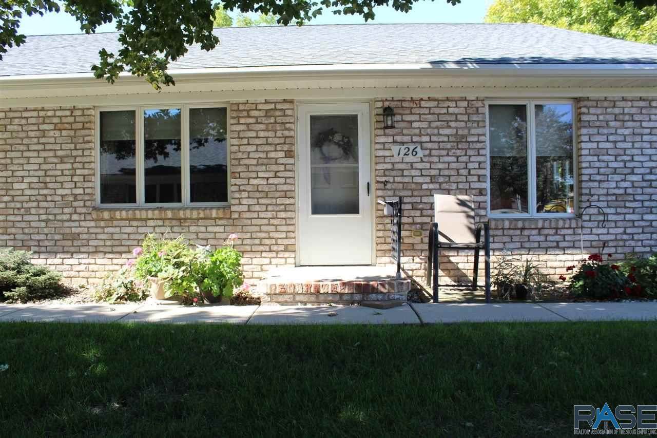 126 Warren St - Photo 1