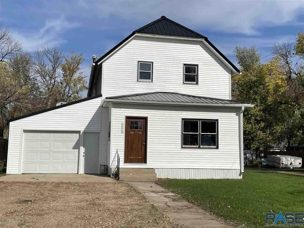 204 Farmer Ave - Photo 1