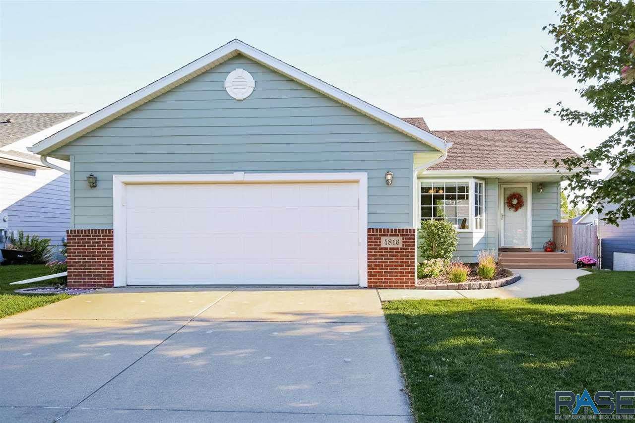 4816 Samantha Dr - Photo 1