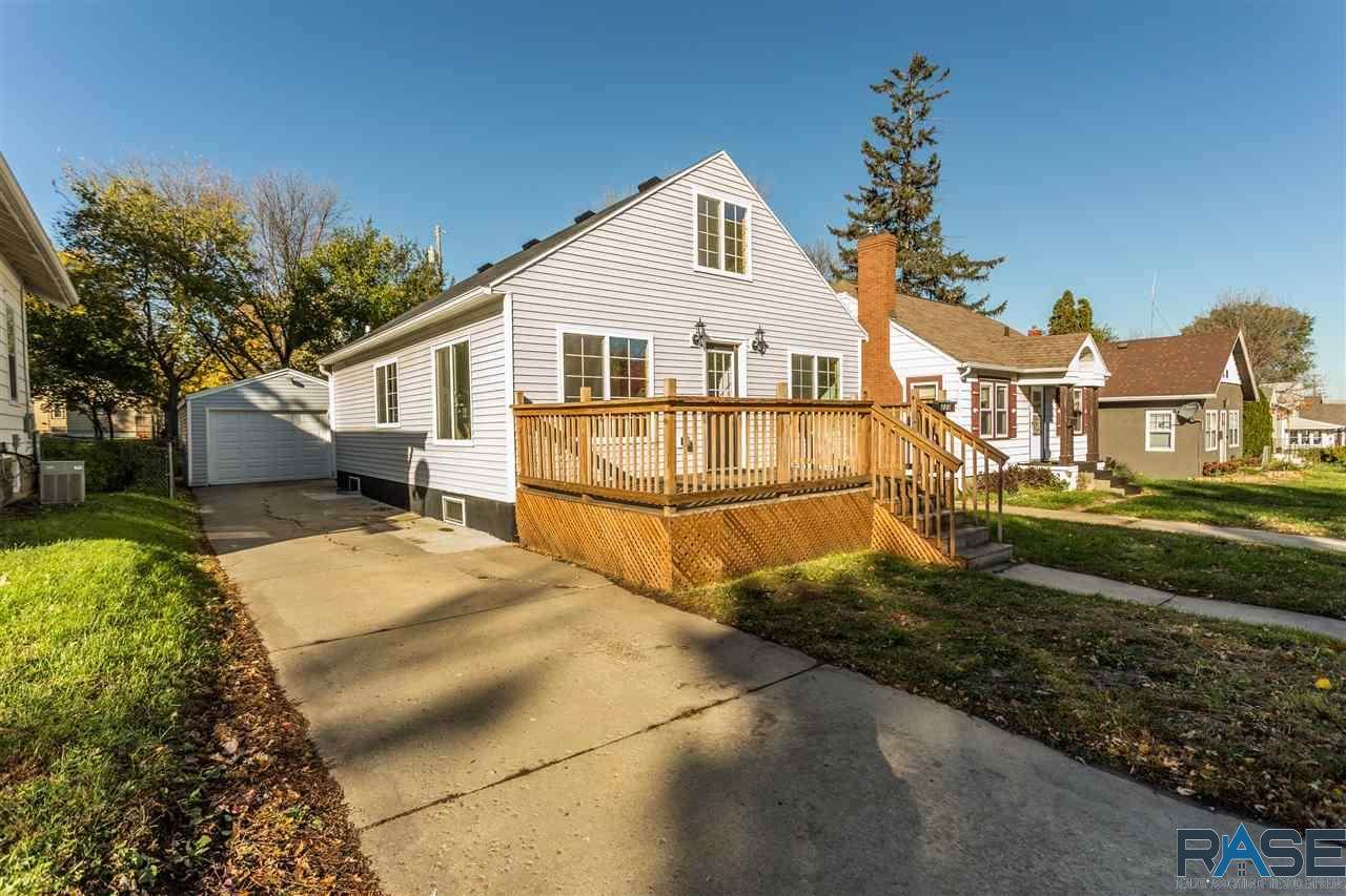 223 West Ave - Photo 1