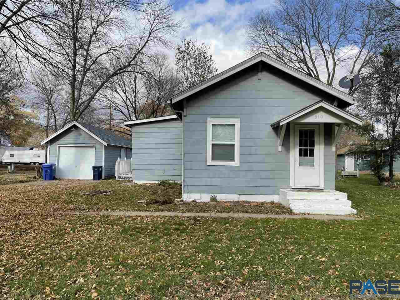 810 Vermillion St - Photo 1