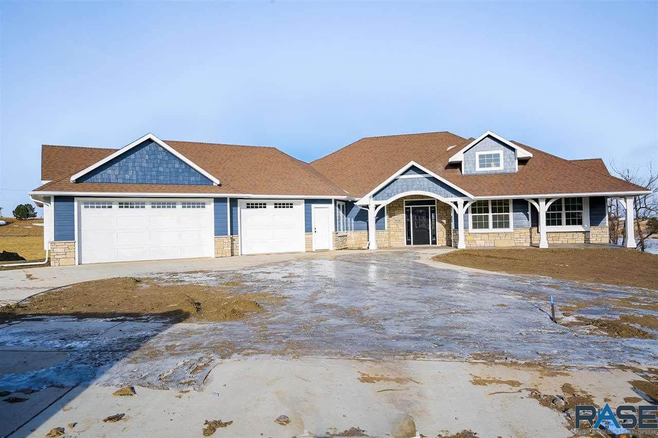 7404 Dillon Creek Dr - Photo 1