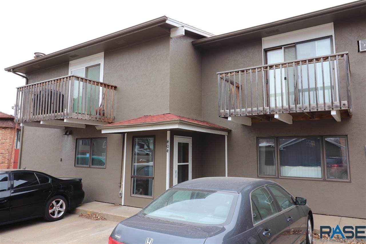404 Thompson Ave - Photo 1