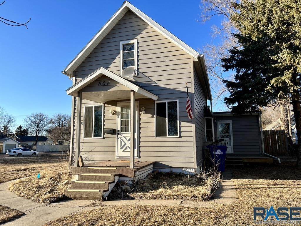504 Hanson Ave - Photo 1