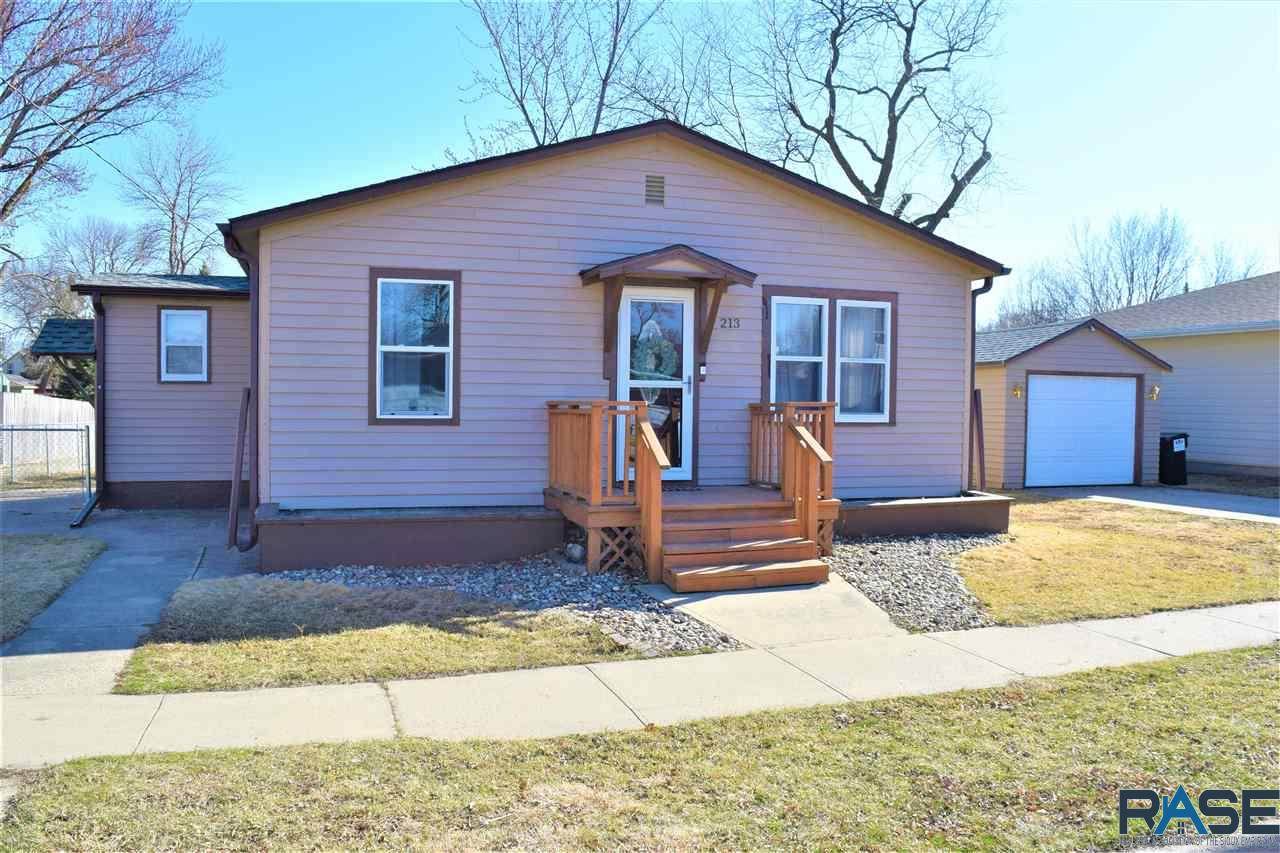 213 4th Ave - Photo 1