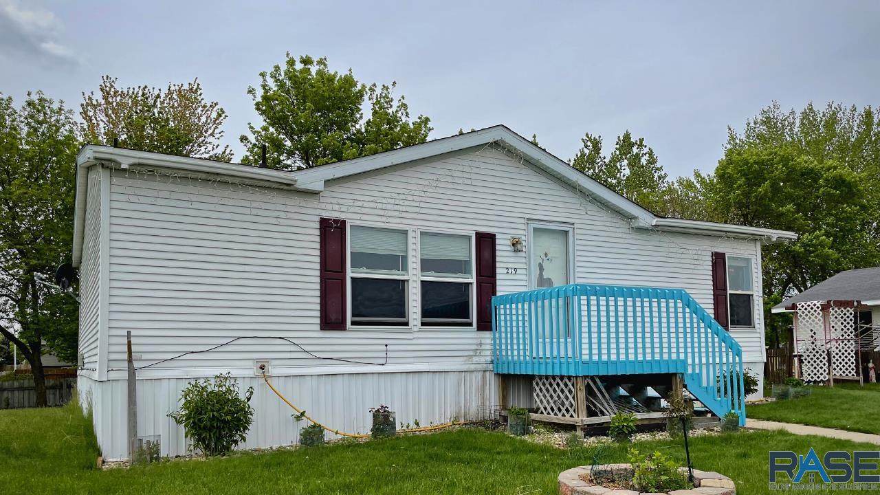 219 Rochelle Pl - Photo 1
