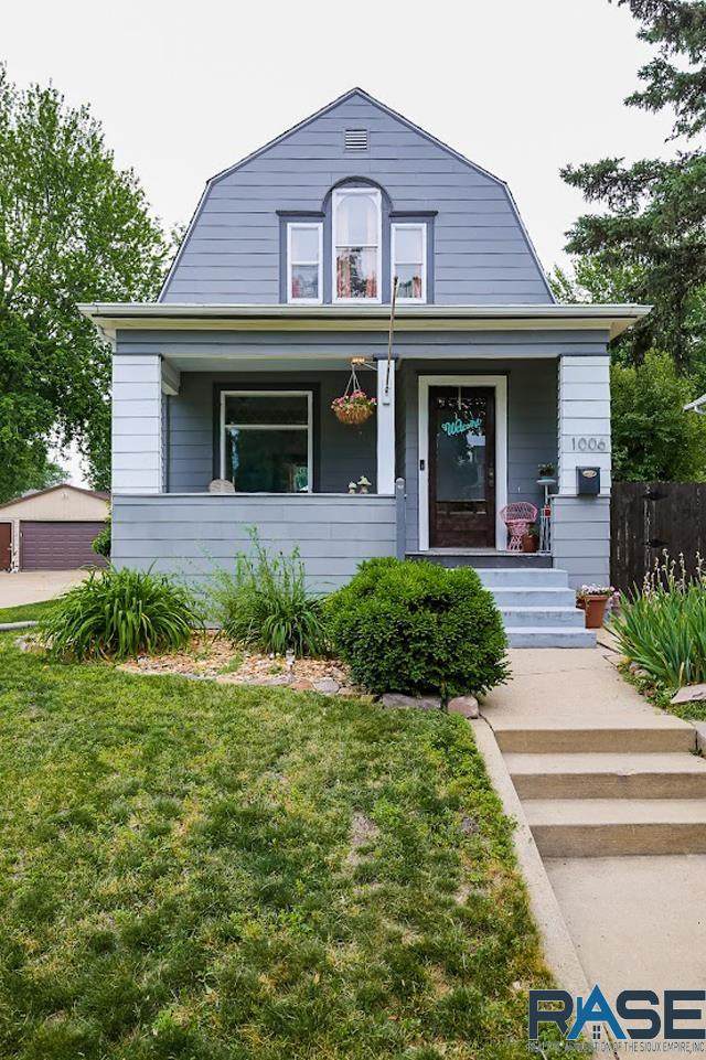 1006 3rd Ave - Photo 1