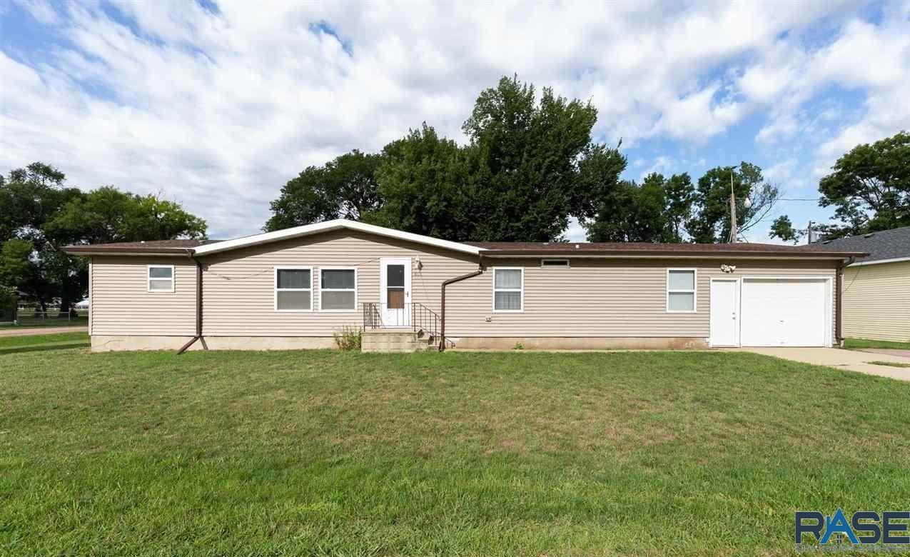 601 6th Ave - Photo 1