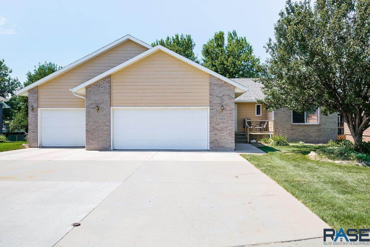 1505 Purdue Ave - Photo 1