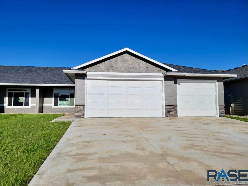 5307 Mumford Ave - Photo 1