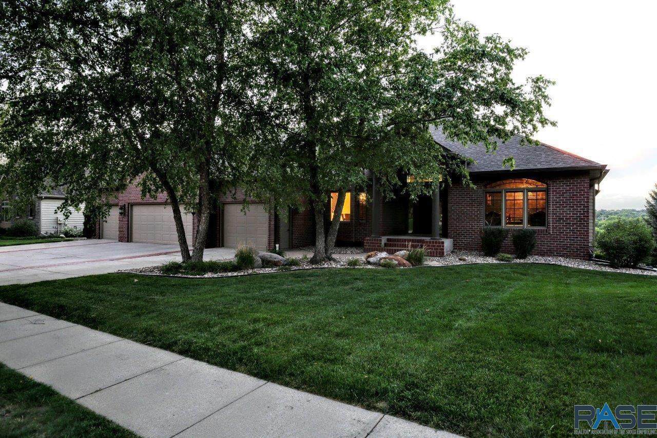 2823 St Charles Ln - Photo 1