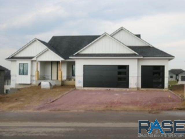 1604 Bennett Dr - Photo 1