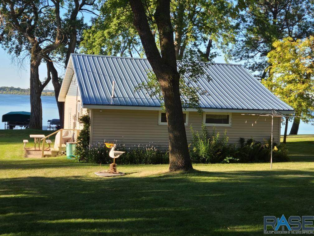 1061 North Shore Dr - Photo 1