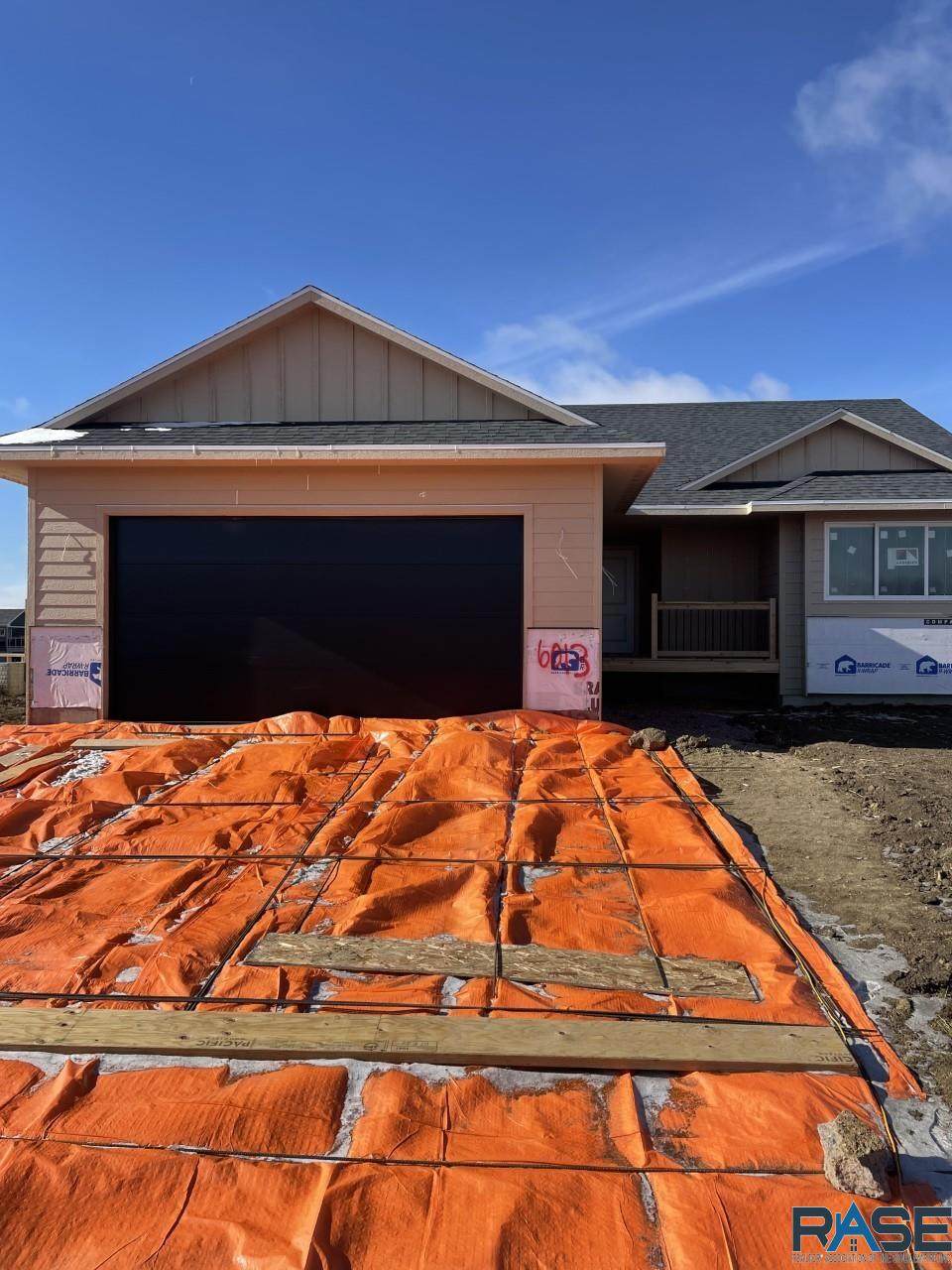 6013 Seubert Ave - Photo 1