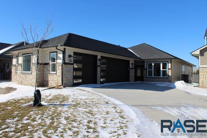 2645 Park Pl - Photo 1