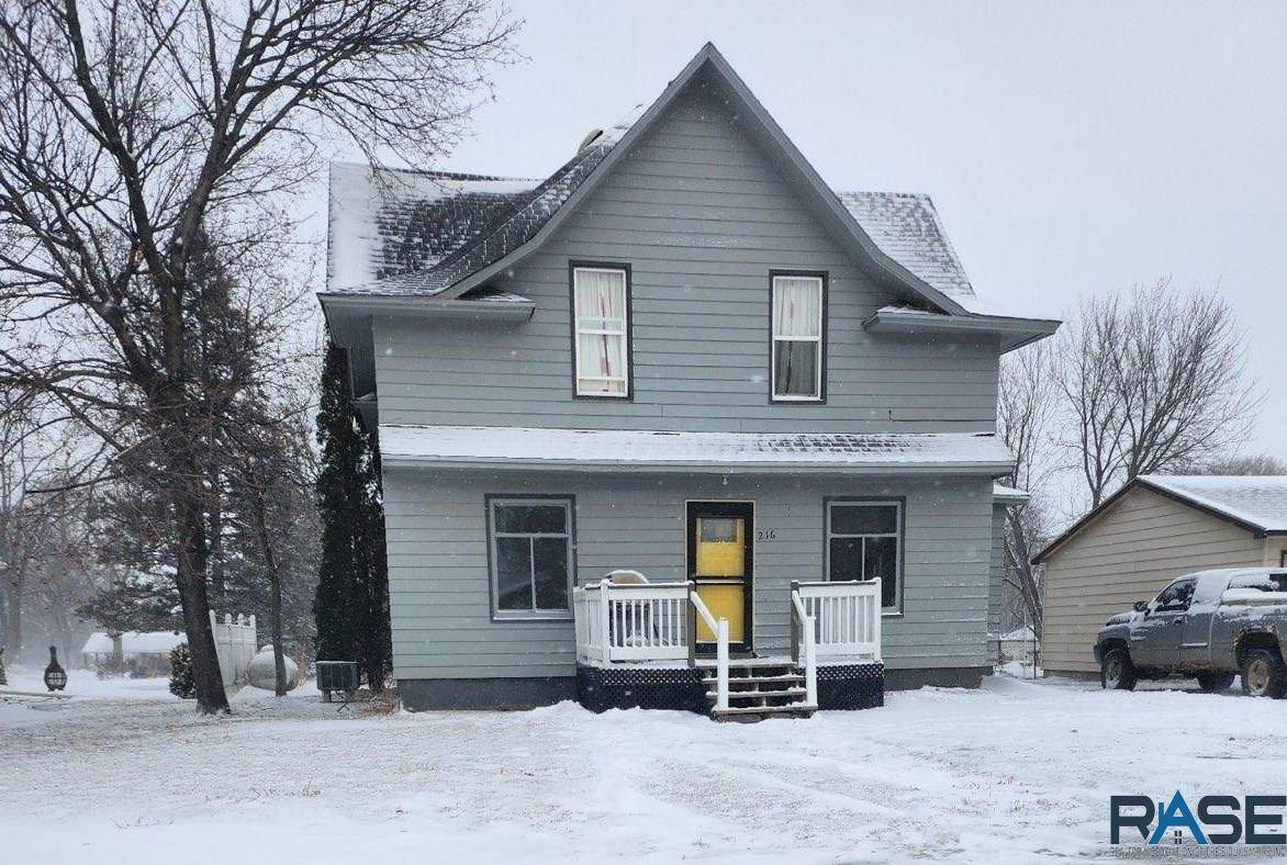 216 Turner St - Photo 1