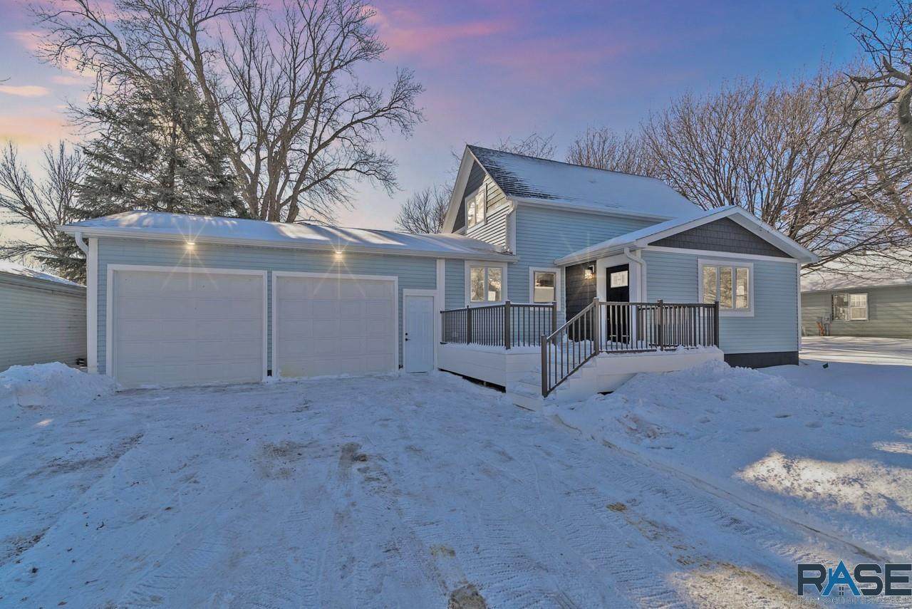 307 North Maple St - Photo 1