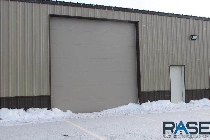 2020 Industrial St - Photo 1