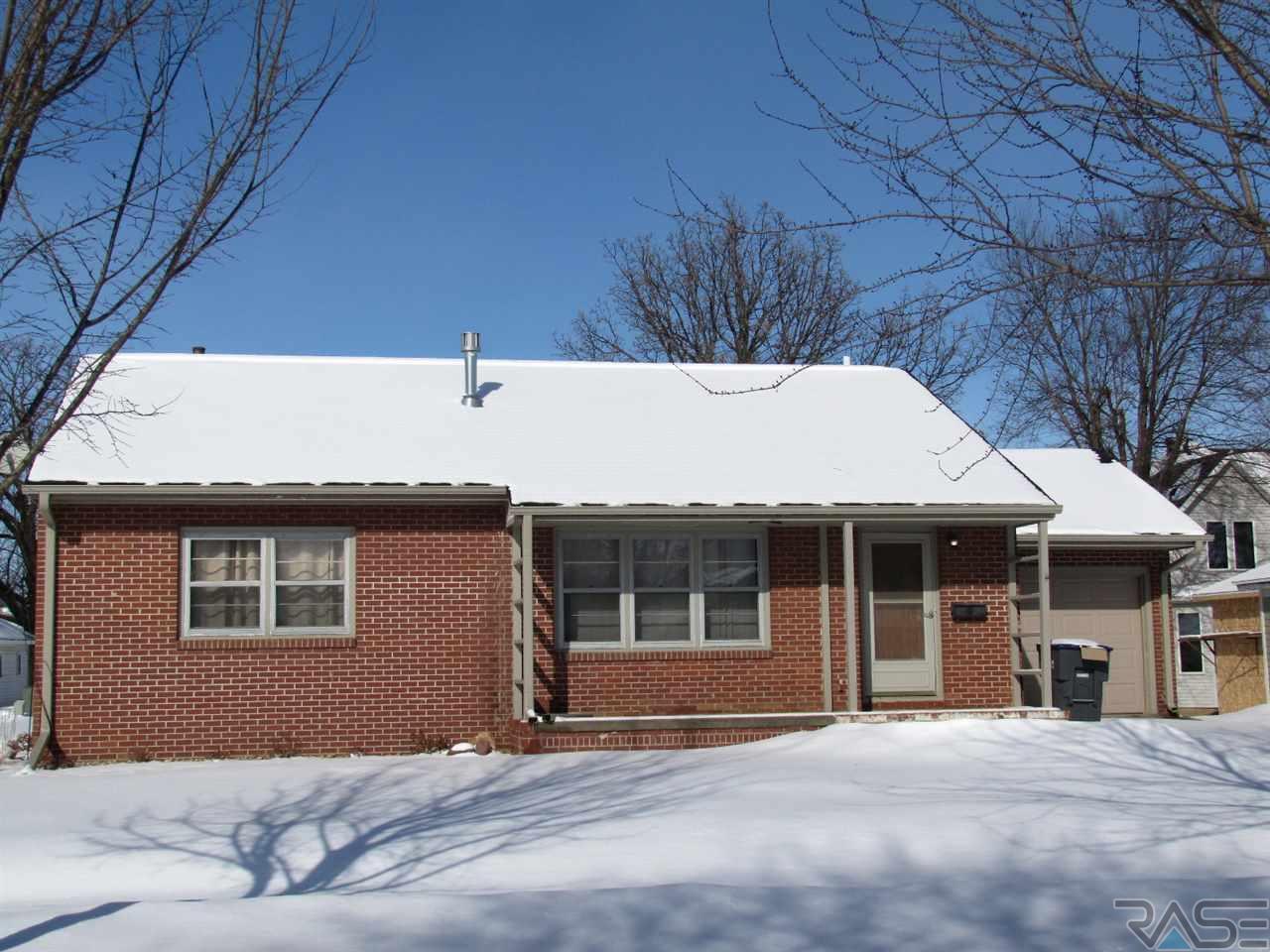 107 Crawford St - Photo 1