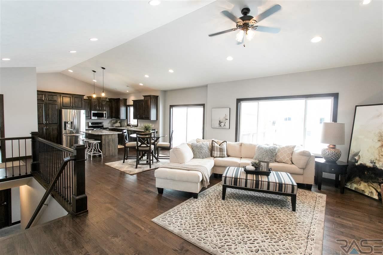 4300 Dubuque Ave - Photo 1