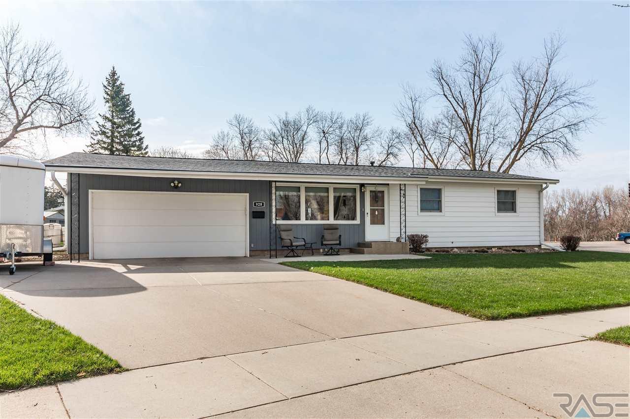 928 Paulton Ave - Photo 1