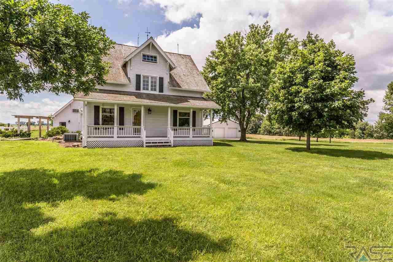 46813 282nd St - Photo 1