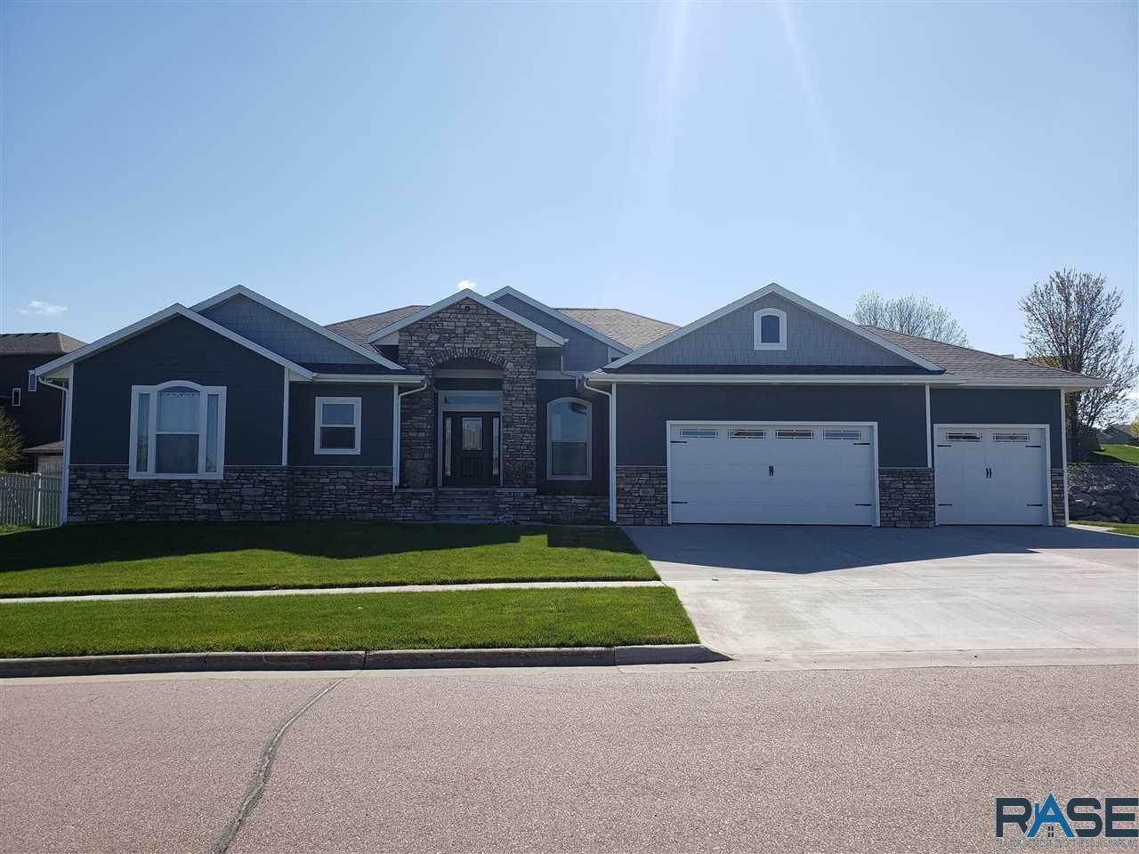 1010 Birdie Dr - Photo 1