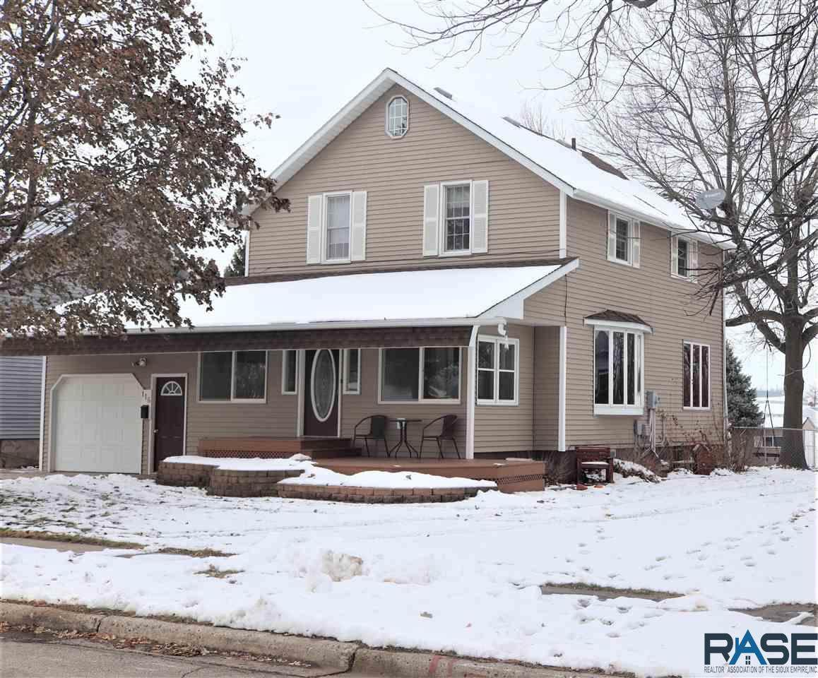 116 Oak St - Photo 1