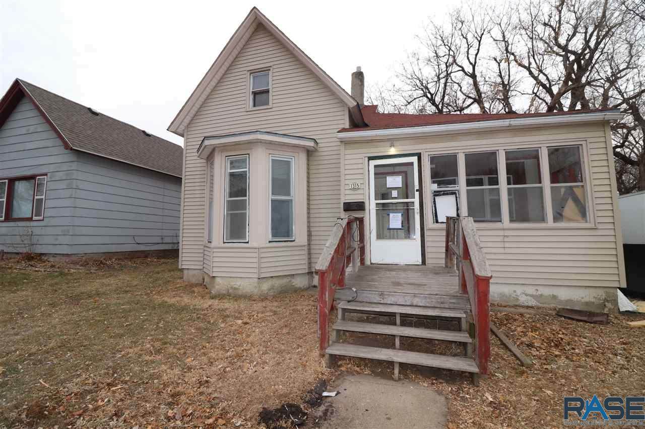 1315 Main Ave - Photo 1