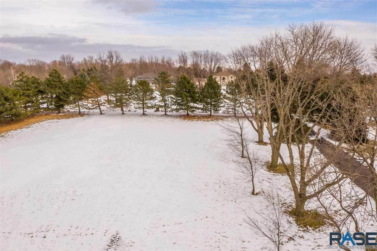 2900 Stonehedge Ln - Photo 1