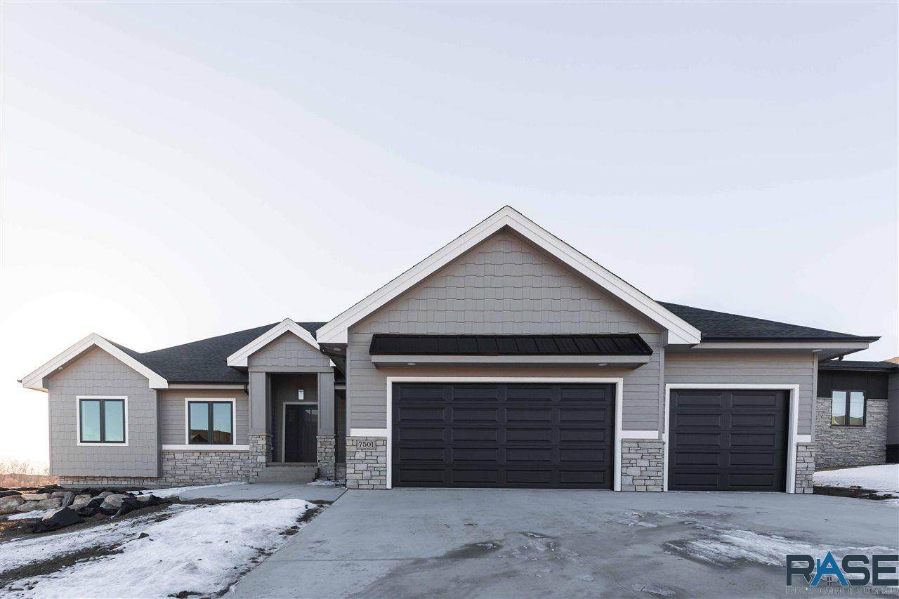 7501 Donnelly Dr - Photo 1