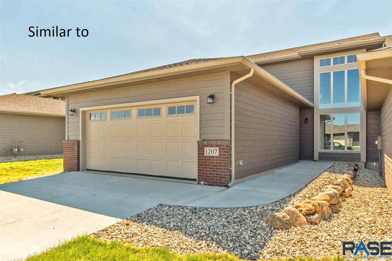 526 Mary Gene Ave - Photo 1