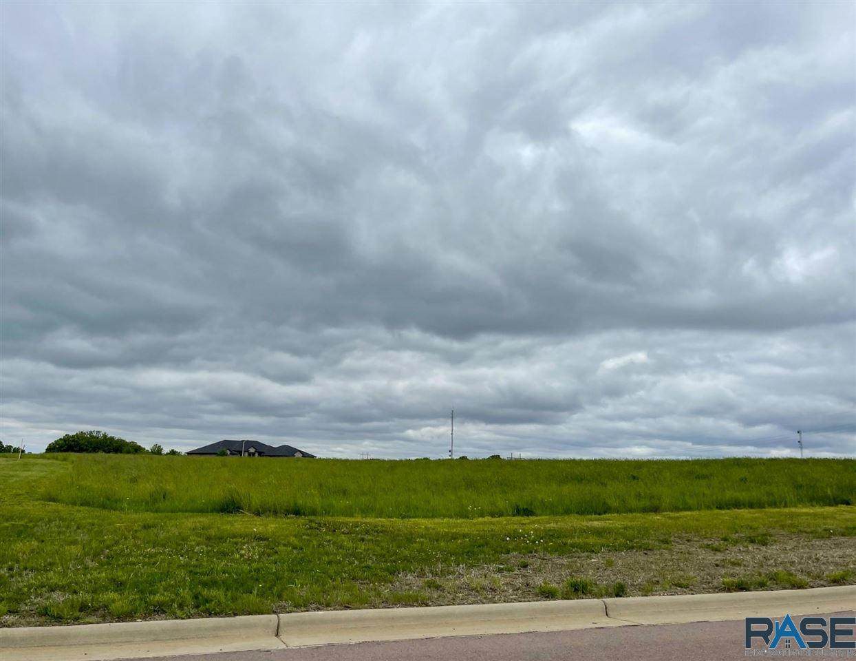 5600 Chandler Ct - Photo 1