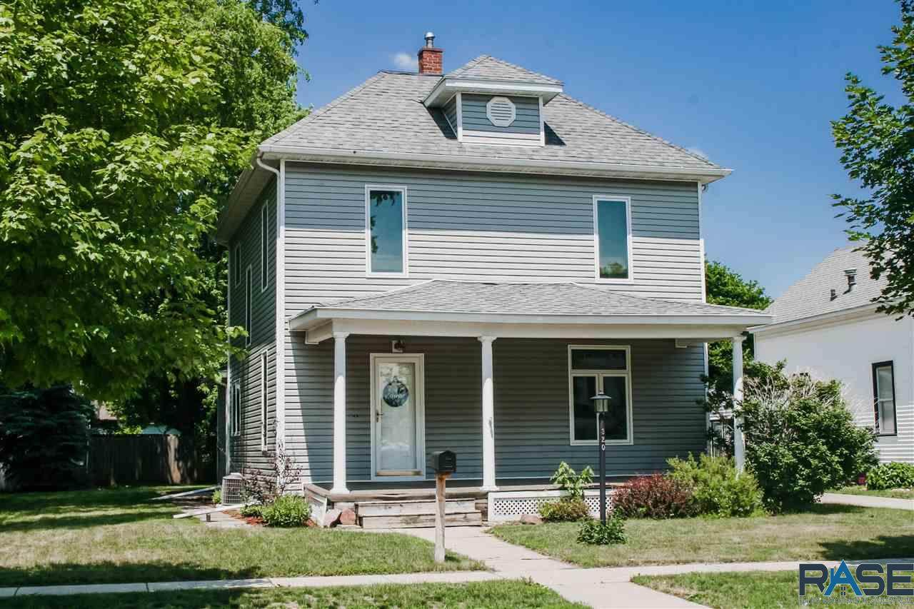 320 Warren St - Photo 1