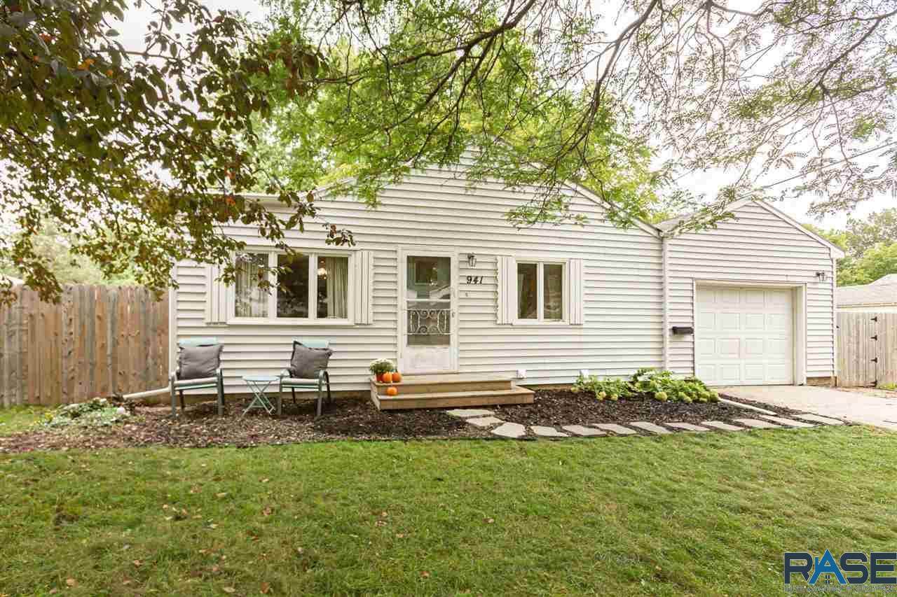 941 Holt Ave - Photo 1