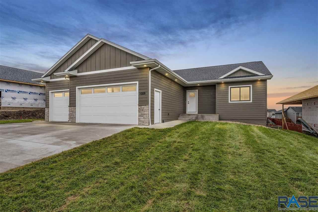 1009 Archer Dr - Photo 1