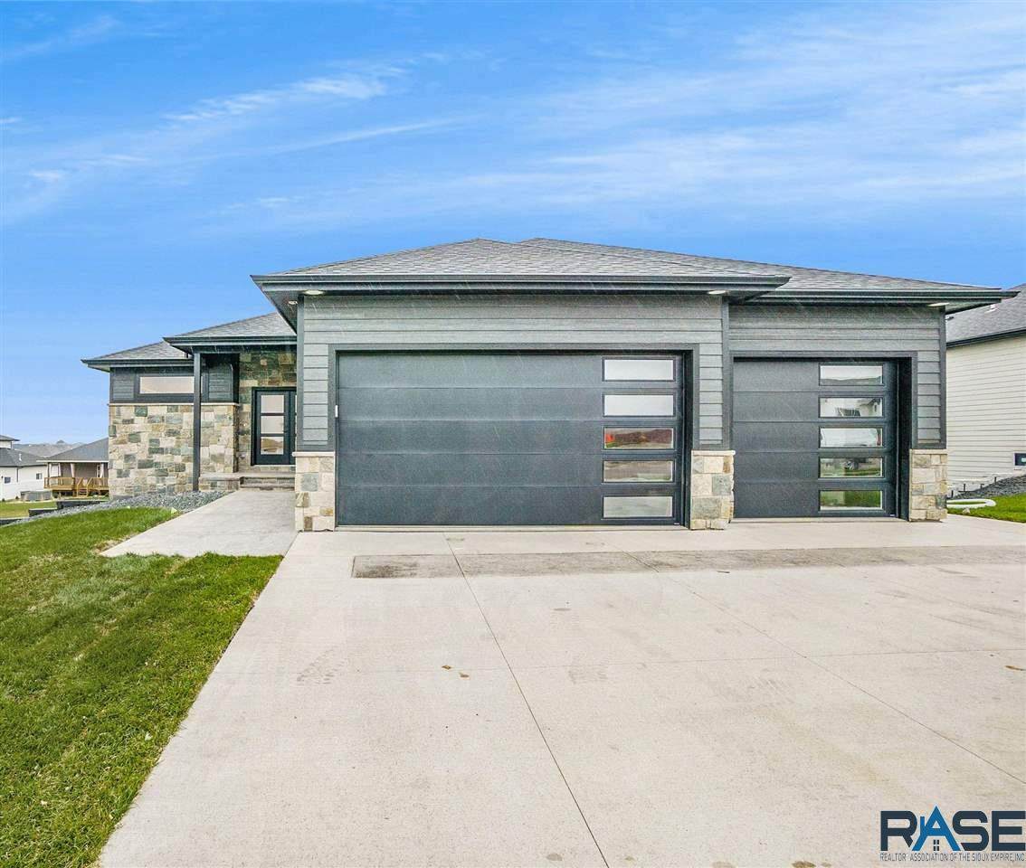 8217 Lady Slipper Cir - Photo 1