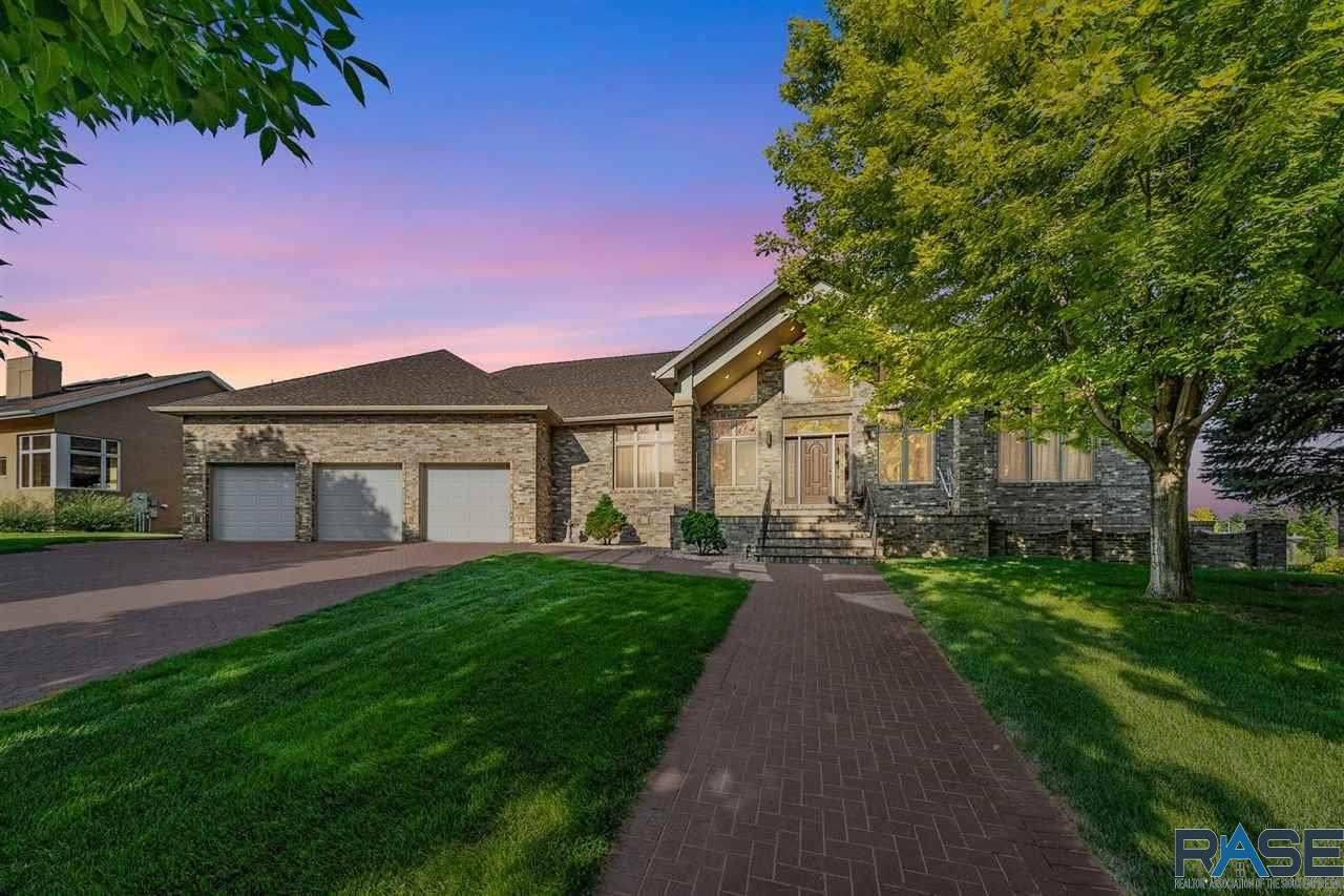 6301 Grand Prairie Dr - Photo 1