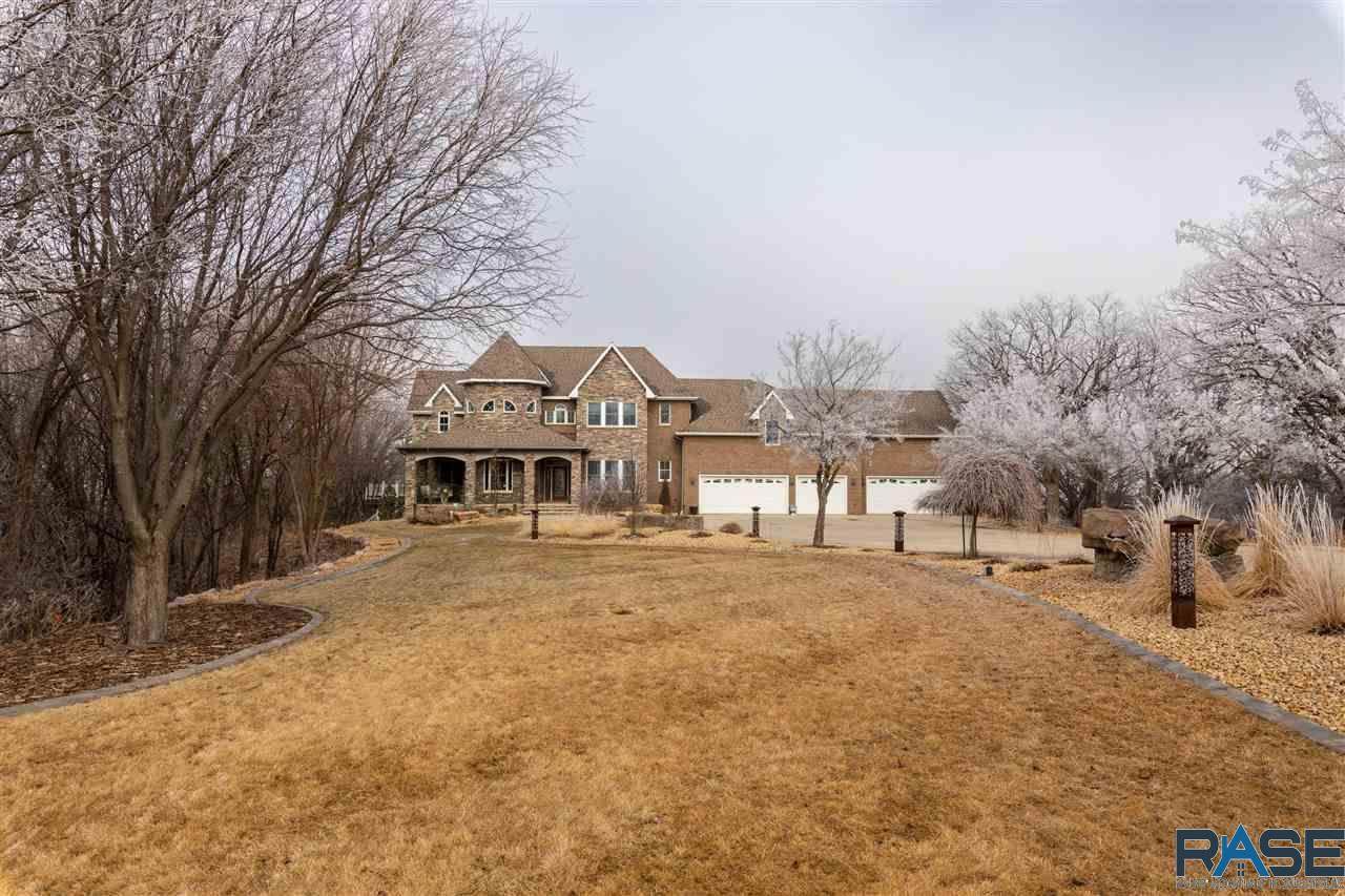 300 Fairway Cir - Photo 1